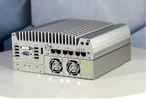 东田嵌入式工控机.png 东田嵌入式工控机.png